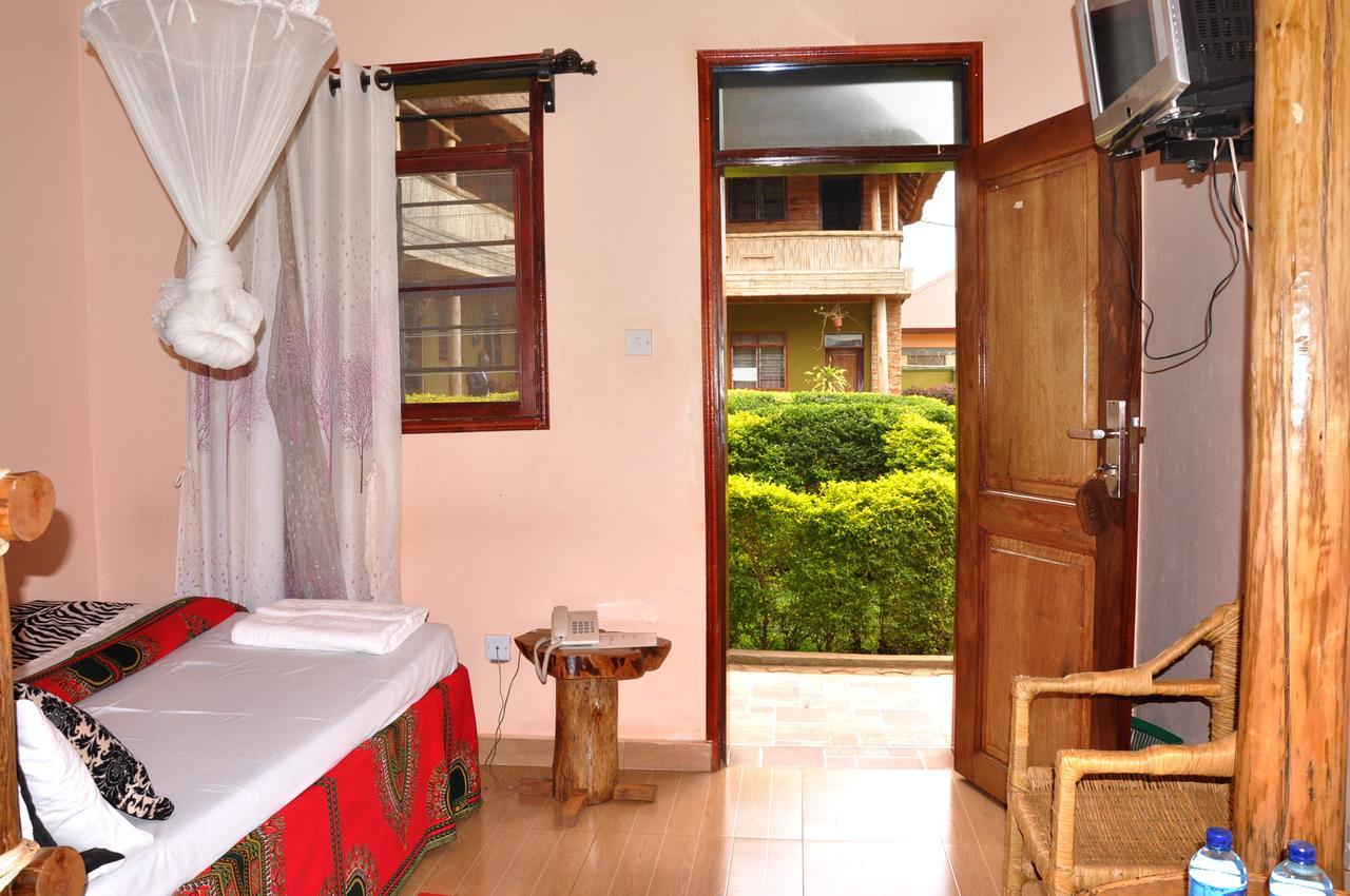 Unik Hotel Kireka Экстерьер фото
